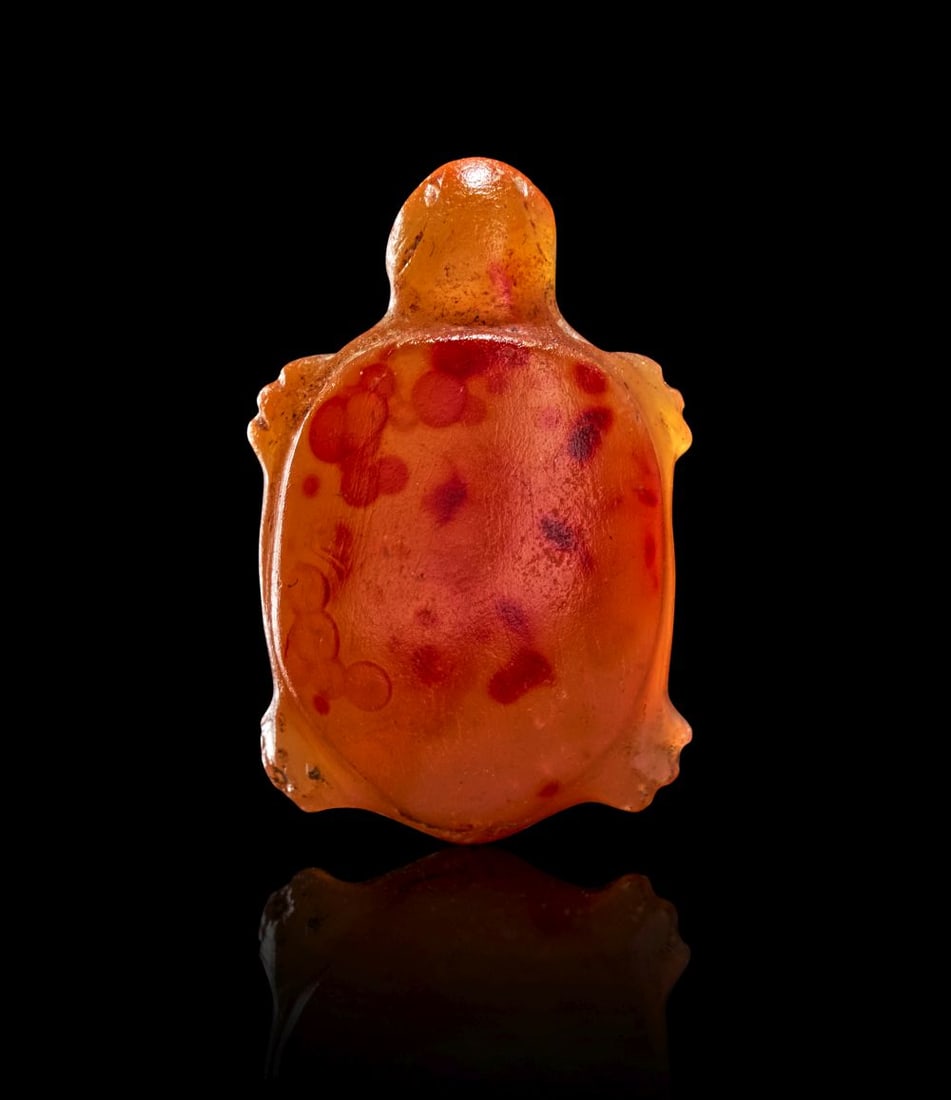 AN EGYPTIAN AGATE TORTOISE AMULET LATE PERIOD TO PTOLEMAIC PERIOD, 664-30 B.C. (1 of 2)