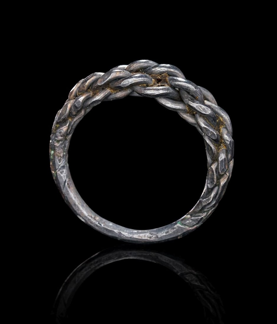 A SILVER VIKING RING, CIRCA 9TH-10TH CENTURY (1 of 2)