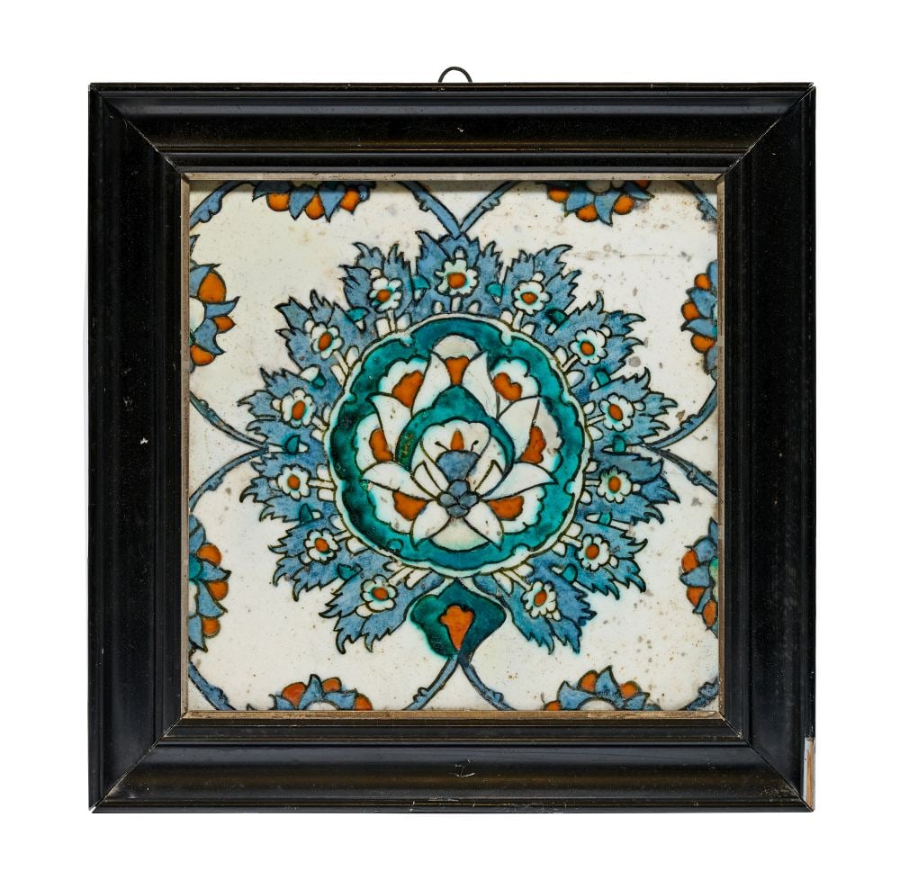 AN IZNIK POTTERY TILE OTTOMAN TURKEY, CIRCA 1575 (1 of 3)