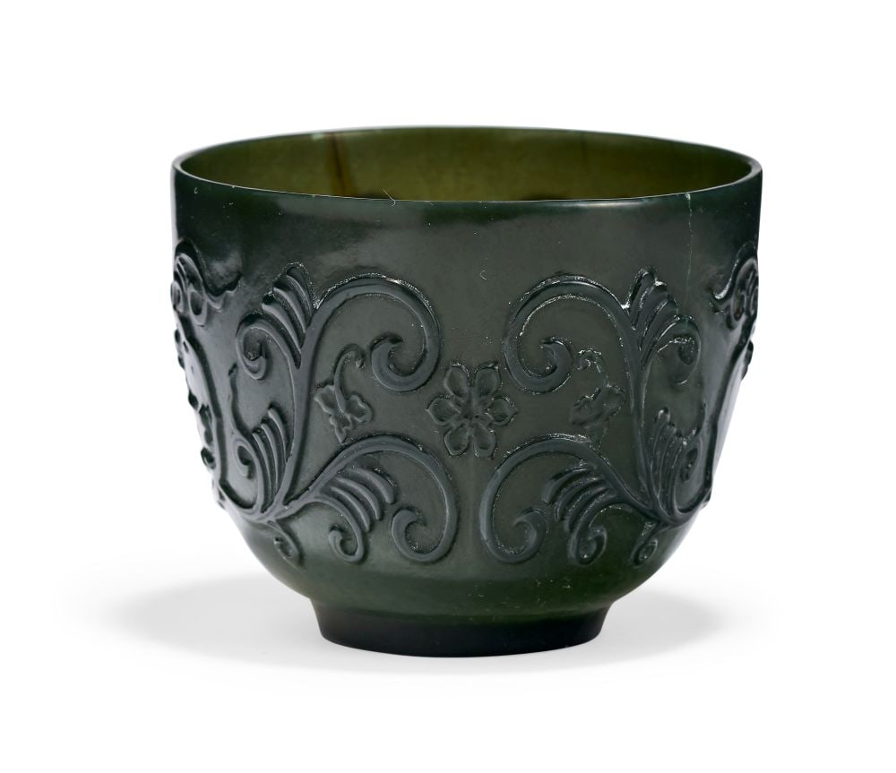 A MUGHAL STYLE GREEN JADE CUP, QIANLONG-JIAQING PERIOD, CIRCA 1800 (1 of 7)