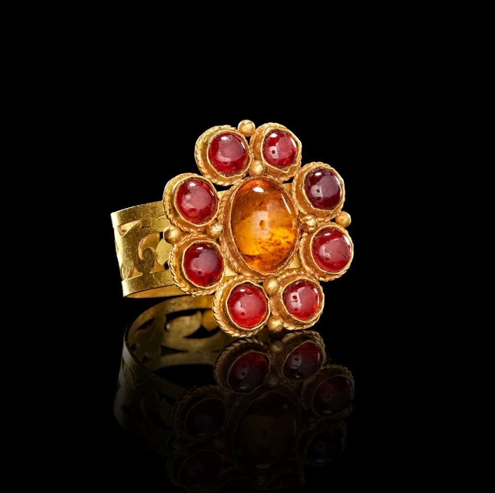 A BYZANTINE GOLD & GARNET RING, CIRCA 5TH-7TH CENTURY A.D. (1 of 4)