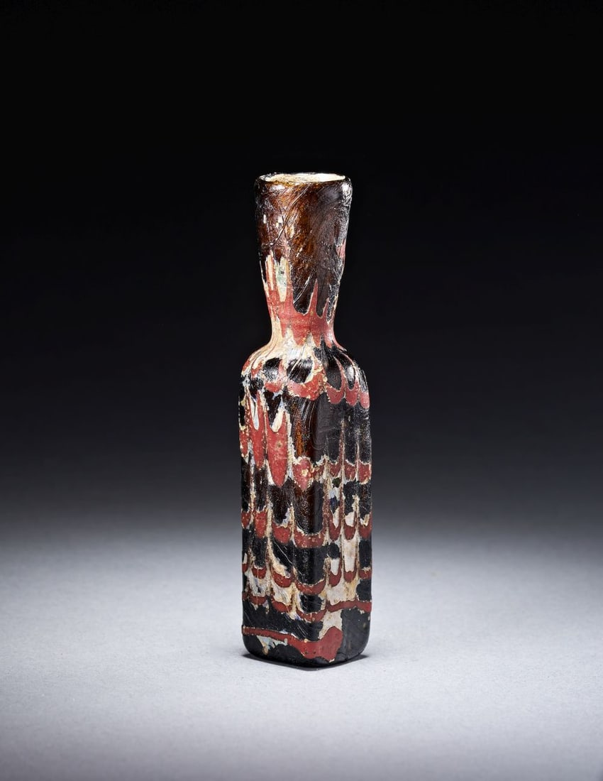 AN EARLY ISLAMIC GLASS BOTTLE, EGYPT OR SYRIA, 7TH-8TH CENTURY (1 of 4)