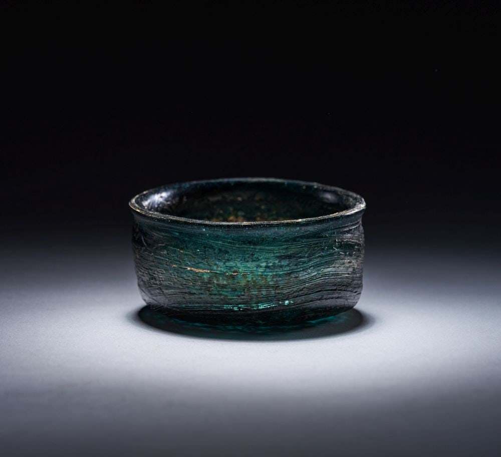 A FATIMID DEEP SEA GREEN GLASS BOWL EGYPT OR SYRIA, 10TH CENTURY (1 of 4)