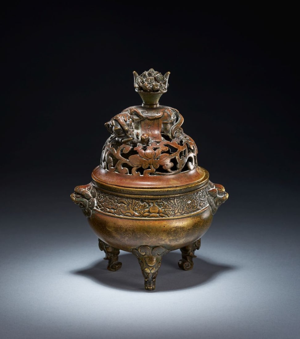 A LARGE CHINESE BRONZE "ELEPHANT" INCENSE BURNER, 18TH/19TH CENTURY (1 of 9)