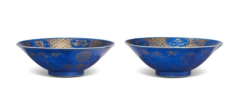 A PAIR OF GILT DECORATED POWDER BOWL BOWLS, KANGXI PERIOD (1662-1722) (1 of 5)