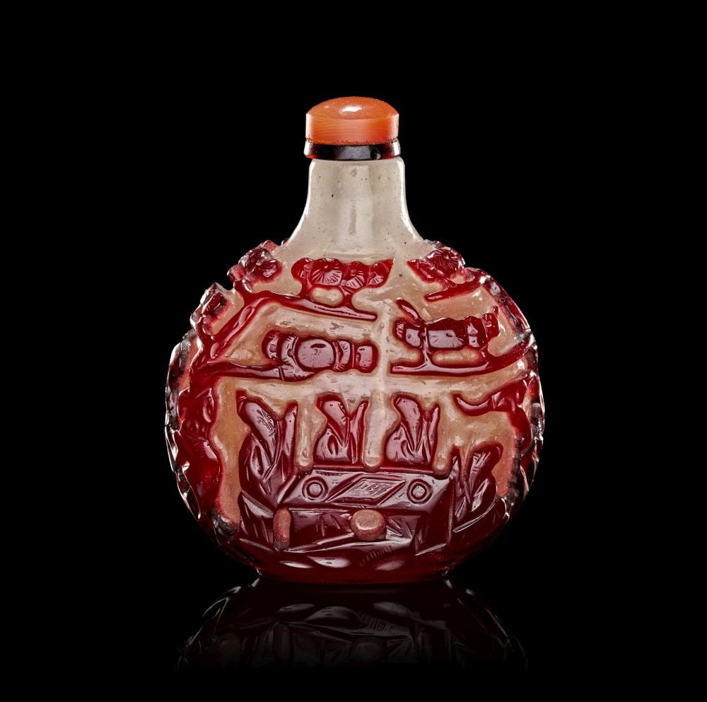 A RUBY-RED OVERLAY SNOWFLAKE GLASS DEPICTING WISE MEN, QING DYNASTY (1644-1911) (1 of 3)