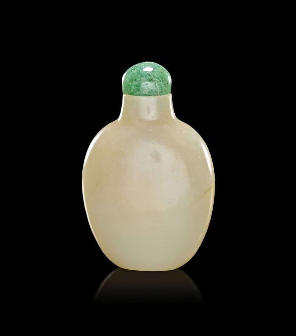 A WHITE JADE ROUNDED SQUARE SNUFF BOTTLE WITH JADEITE STOPPER,1720-1850 (1 of 2)