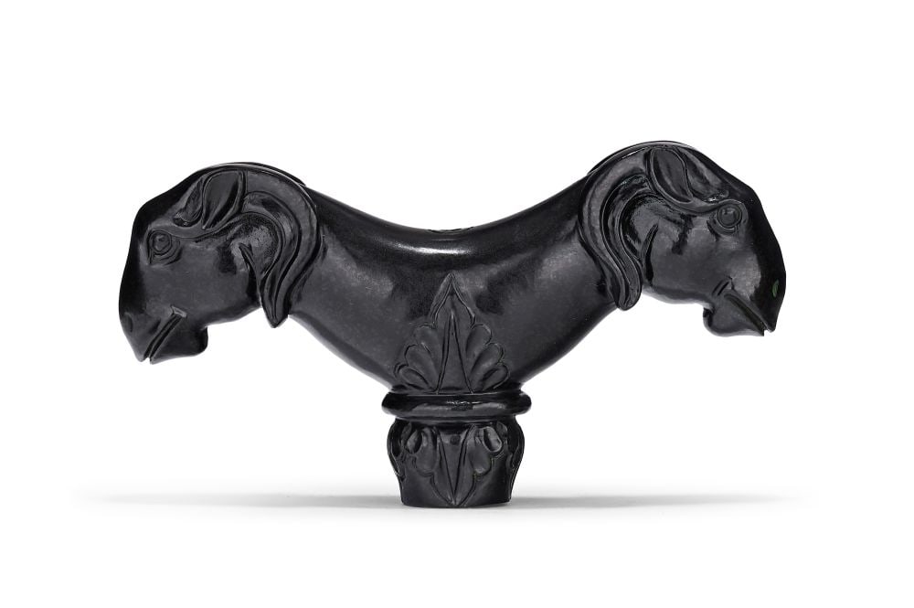 AN INDIAN BLACK TWIN RAM AGATE STAFF HANDLE, 19TH CENTURY, INDIA (1 of 3)