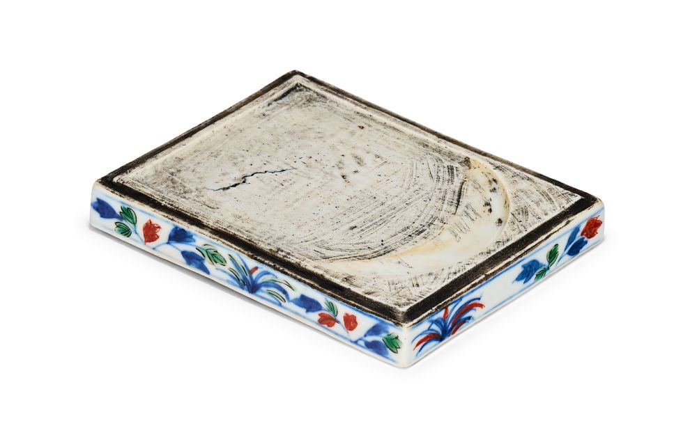 A RARE WUCAI INKSTONE, WANLI MARK & OF THE PERIOD (1573-1619) (1 of 4)