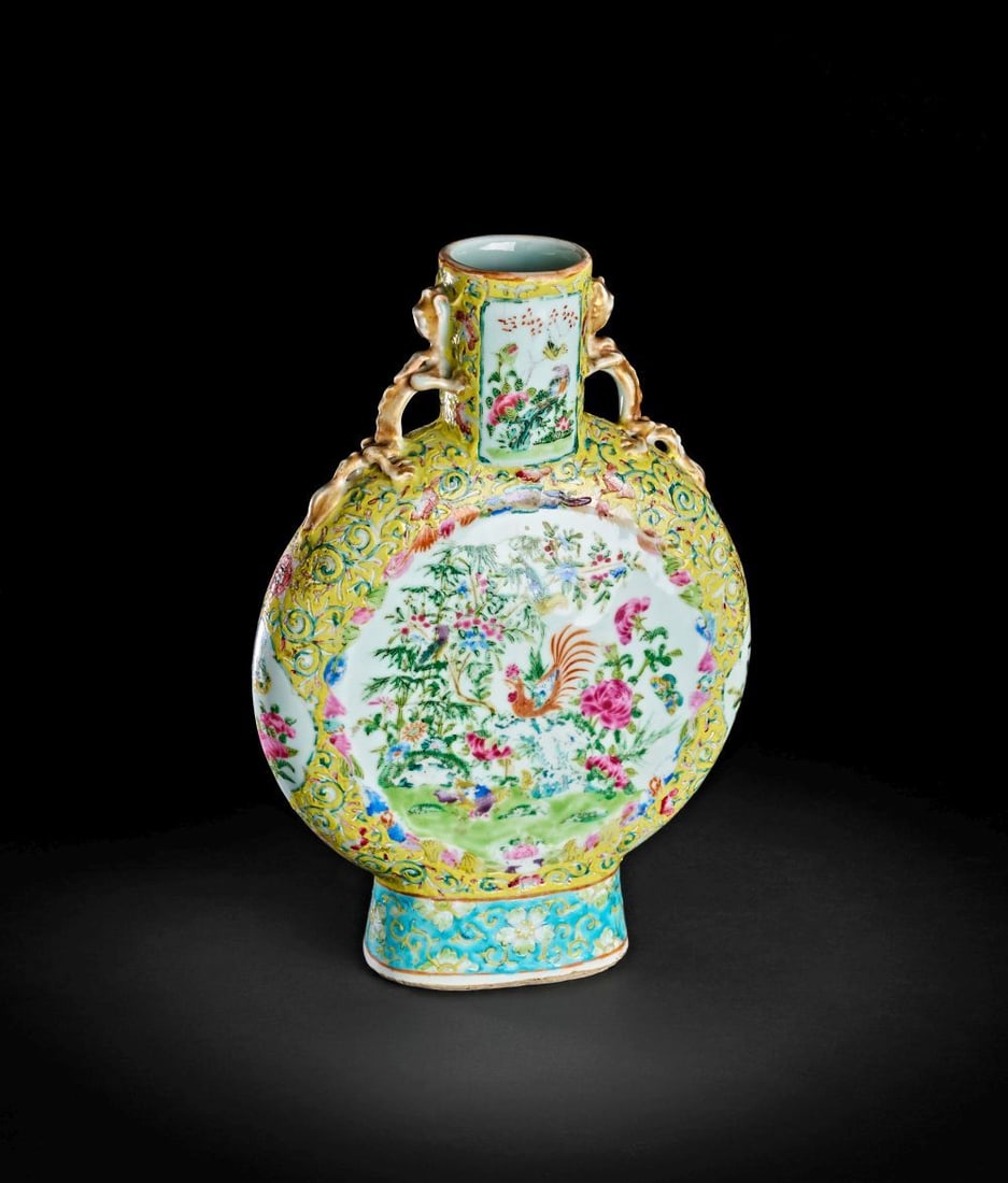 A YELLOW-GROUND FAMILLE ROSE MOON FLASK, QING DYNASTY (1644–1911) (1 of 5)