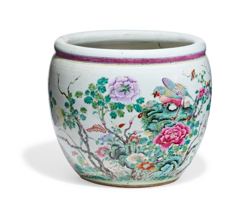 A LARGE CHINESE FAMILLE ROSE JARDINIÈRE, 18TH/19TH CENTURY: A LARGE CHINESE FAMILLE ROSE JARDINIÈRE, 18TH/19TH CENTURY Robustly potted w