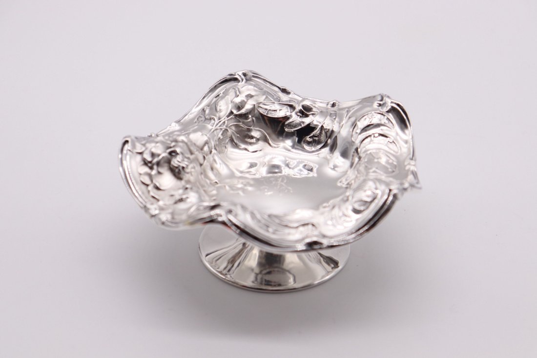 RARE Simpson, Hall, Miller & Co. Sterling Silver Small Footed Compote / Candy Dish - 92 Grams (1 of 8)