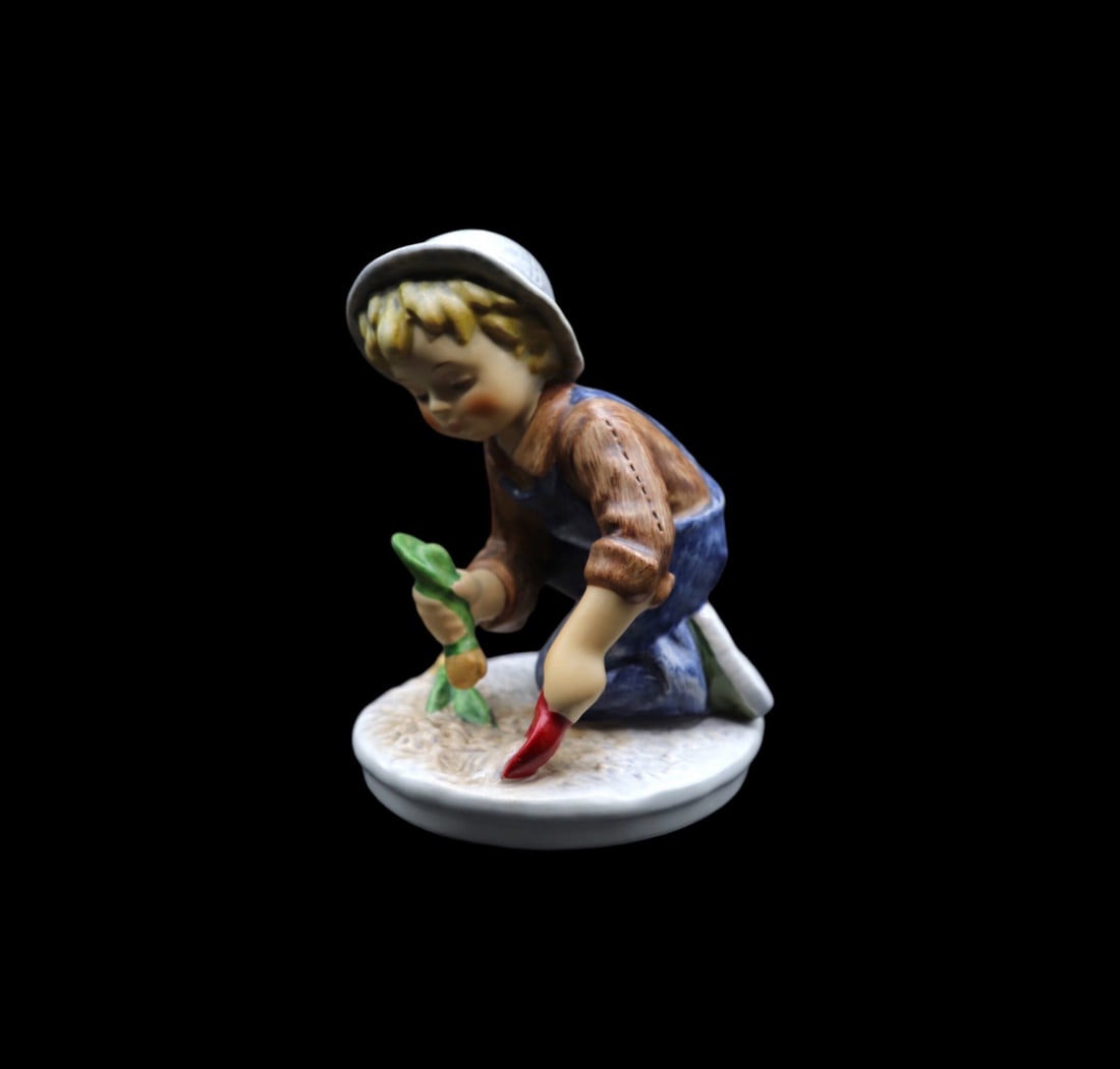 Goebel Hummel Porcelain “Junior Gardener” #10-711-01-8 Figurine - TMK6 (1 of 6)