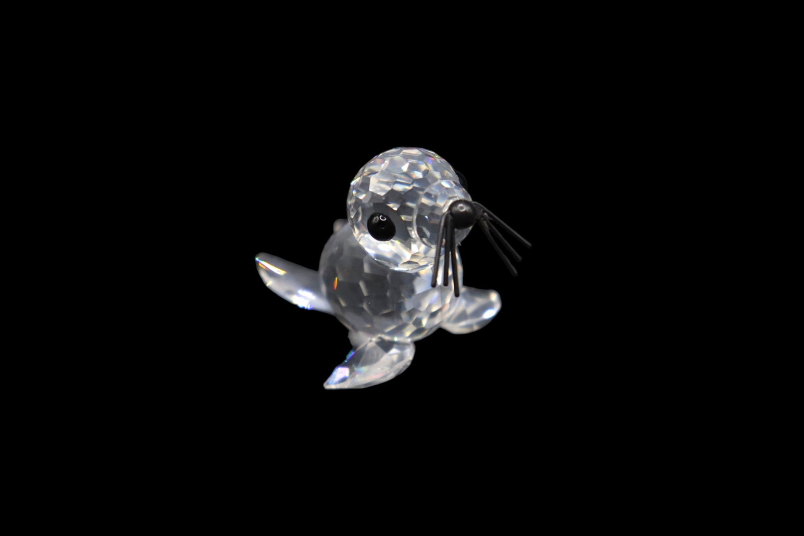 Swarovski Crystal “Kingdom of Ice and Snow” Collection - Mini Seal Figurine: Swarovski Crystal mini seal figurine, part of the Kingdom of Ice and Snow collection in great vintage condition. This piece has no chips, scratches or cracks. So bright and shiny, a great sparkler. Th