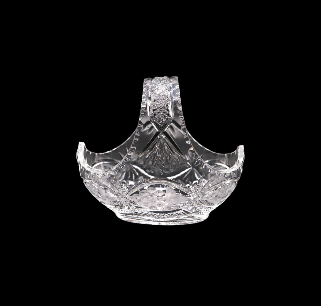 Vintage Violetta Polish Lead Cut Glass Clear Decorative Basket: Vintage Violetta Polish cut glass decorative basket in excellent condition with no noticeable damage, no deep scratches, no cracks and no repairs. The piece features etched grapes and diamond cuts con