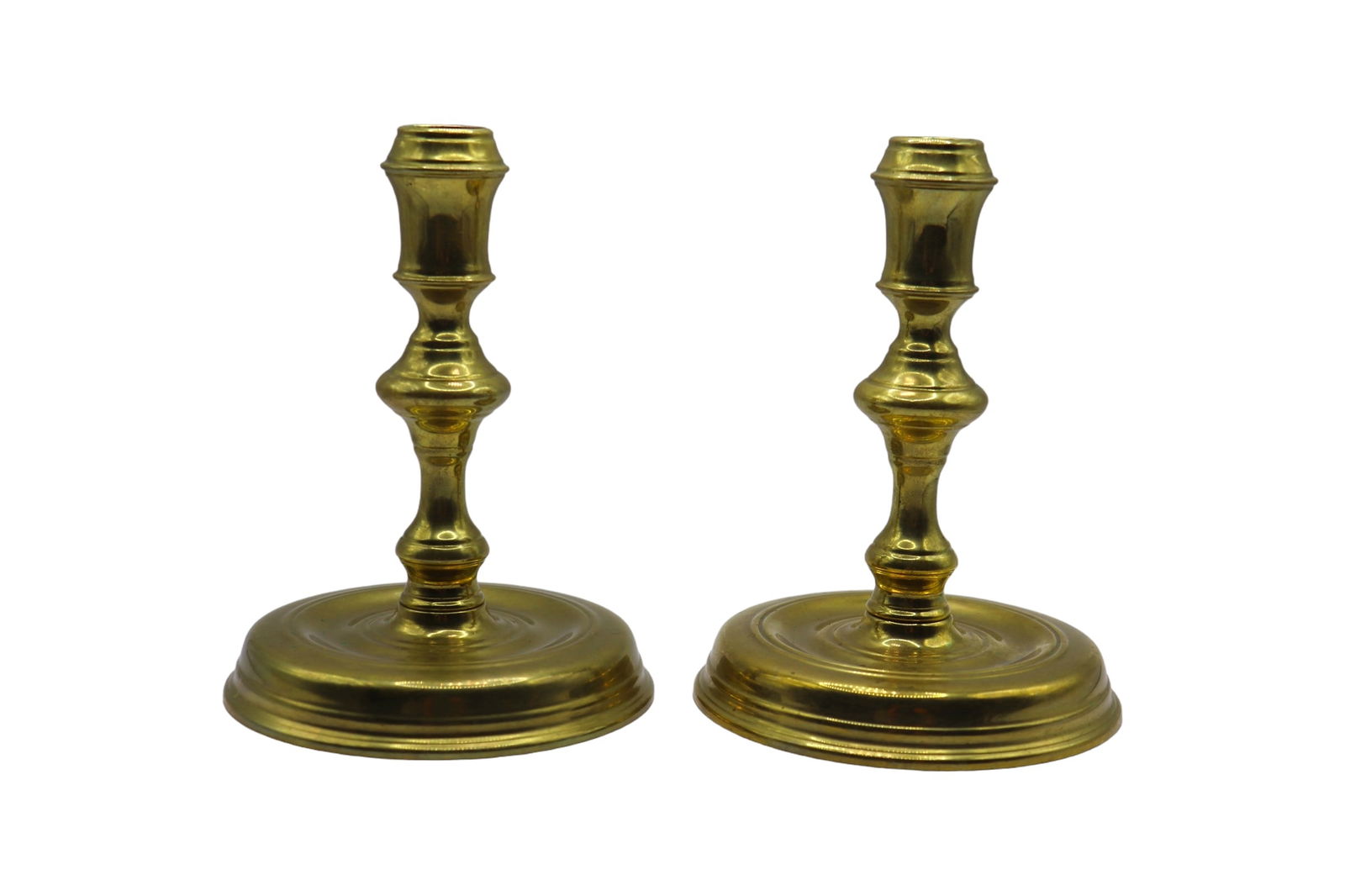 Pair of Virginia Metalcrafters CW 16-20 Colonial Williamsburg Brass Candlesticks (1 of 7)