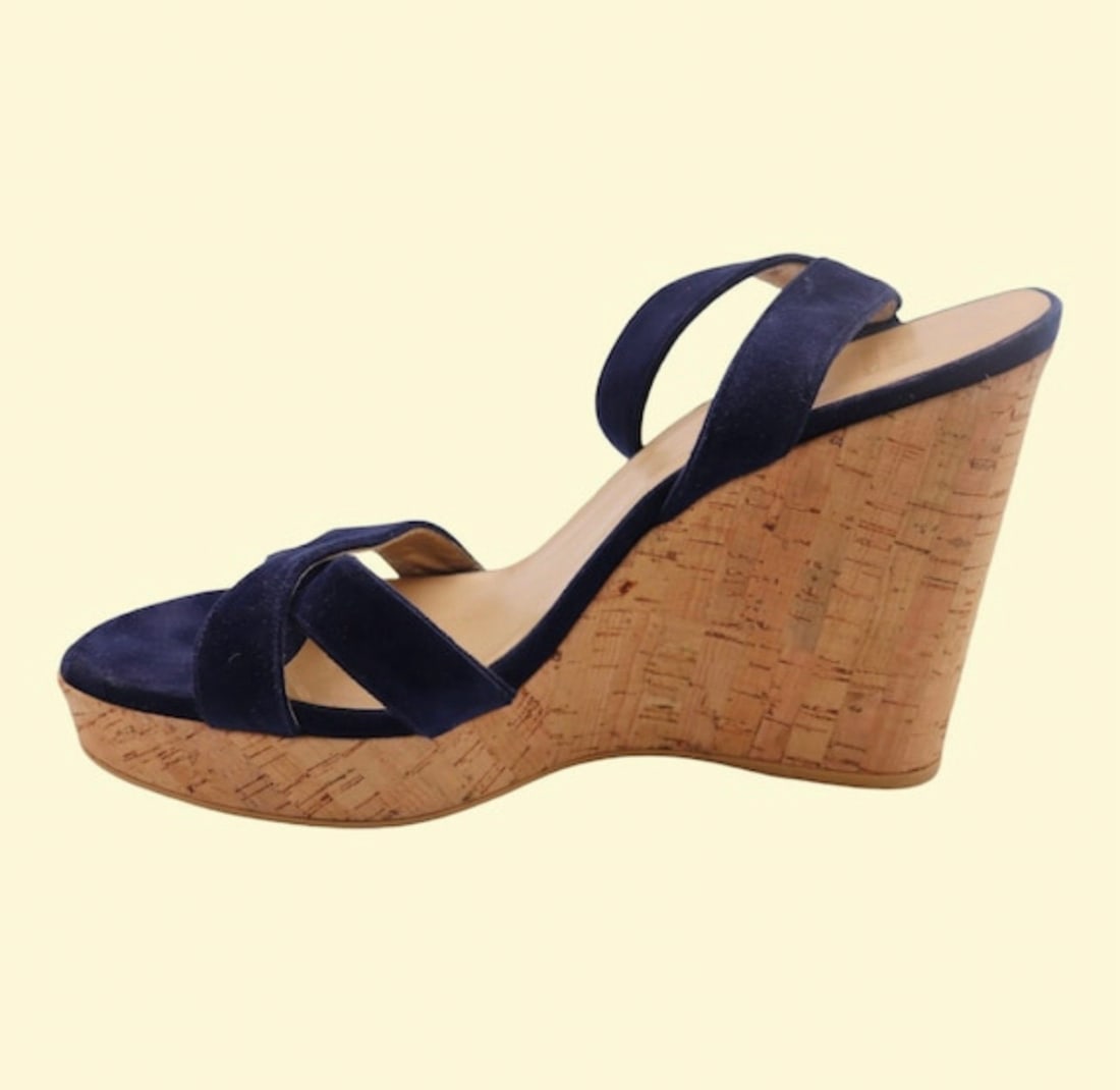 Pre-Owned Women’s Stuart Weitzman Navy Blue Suede Platform Cork Wedges - Size 10 1/2: Classic pre-owned Stuart Weitzman navy blue suede platform cork wedges in excellent vintage condition with no rips, tears, repairs, damage to the sole or wedge. Fun and playful these shoes are perfect