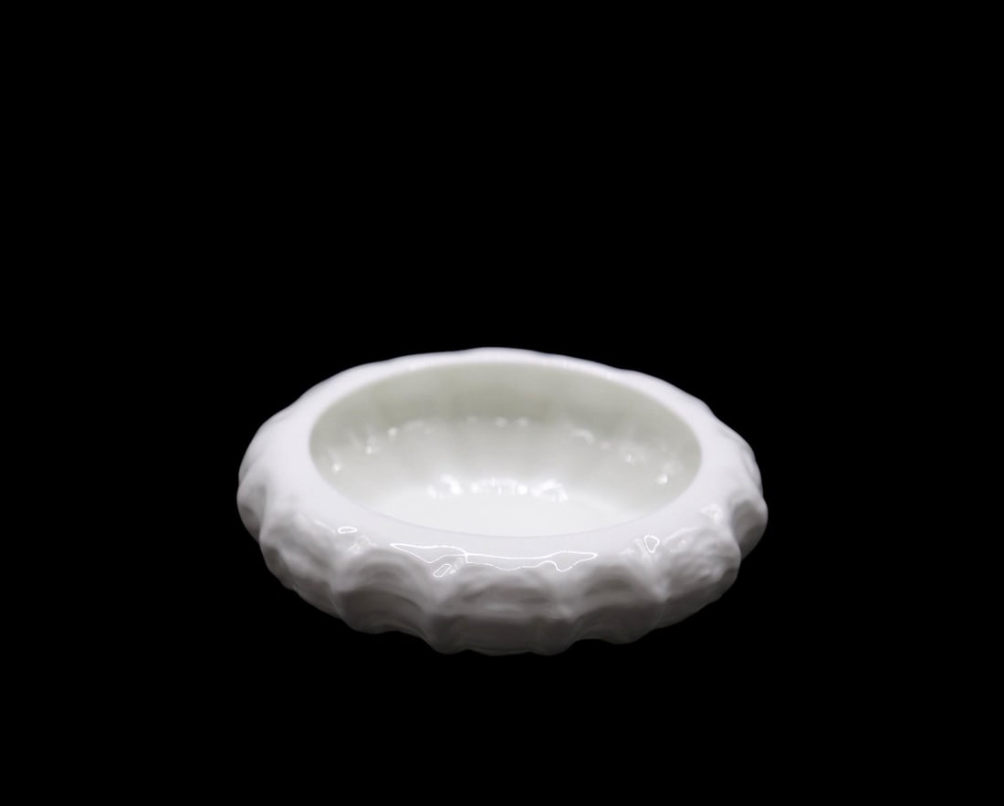 Coalport Bone China “Countryware” Small Nut Dish: Coalport bone china small nut dish in the Countryware pattern which has been discontinued. The piece is in great vintage condition with no noticeable damage, repairs or cracks. The piece is what and h
