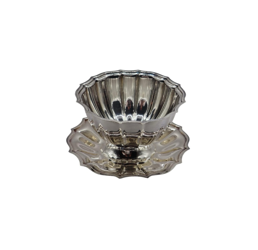 International Silver Chippendale Gravy Boat w/ Attached Underplate (1 of 2)