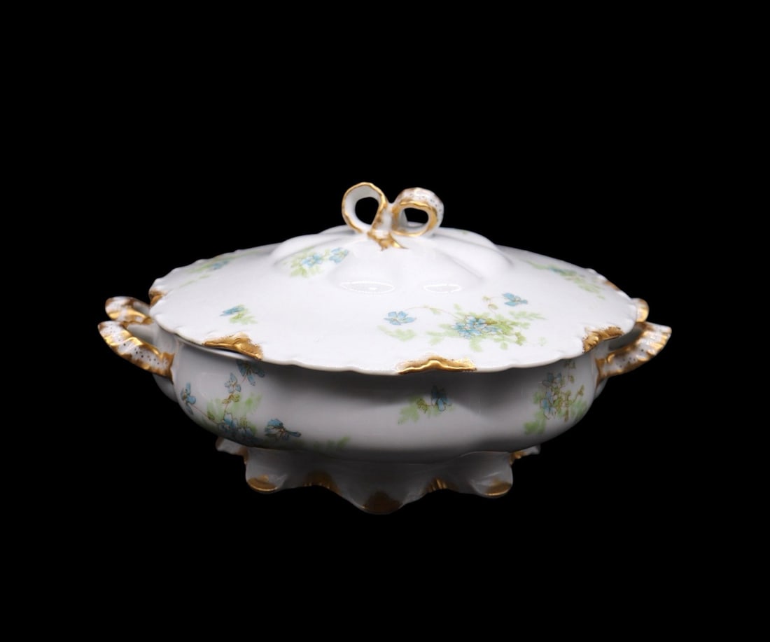 Haviland & Co. Limoges “Schleiger 52b” Round Covered Vegetable Dish (1 of 3)