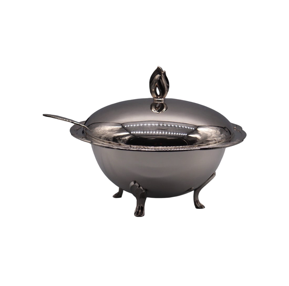 Oneida Silver Serving Dish with Pyrex Glass 2.5L Insert and Ladle (1 of 2)