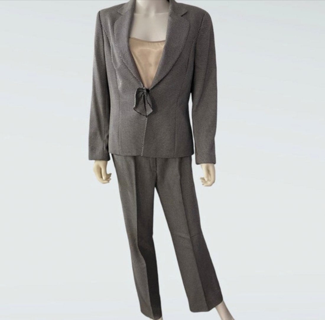 Pre-Owned Escada Women’s Wool & Silk Blend  Black and White Pants Suit - Size 40 (1 of 3)