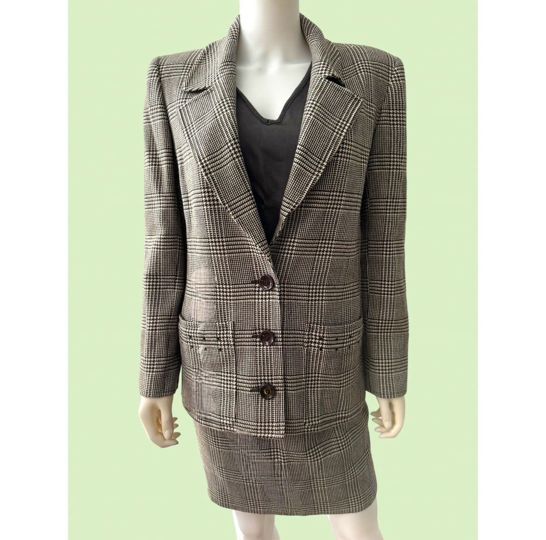 Vintage Pre-Owned Women’s Valentino Boutique Brown Wool Skirt Suit - Size 8 (1 of 3)