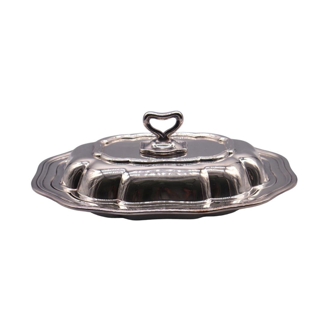 Vintage Community Plate Silverplate Covered Serving Tray: Community Plate silverplate covered serving tray in great condition showing no noticeable damage or repairs. The piece has some light scratching and scuffing consistent with age, wear and use. The pie