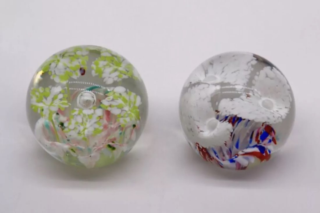 (2) Vintage Mid-Century Modern Hand Blown Paperweights (1 of 5)