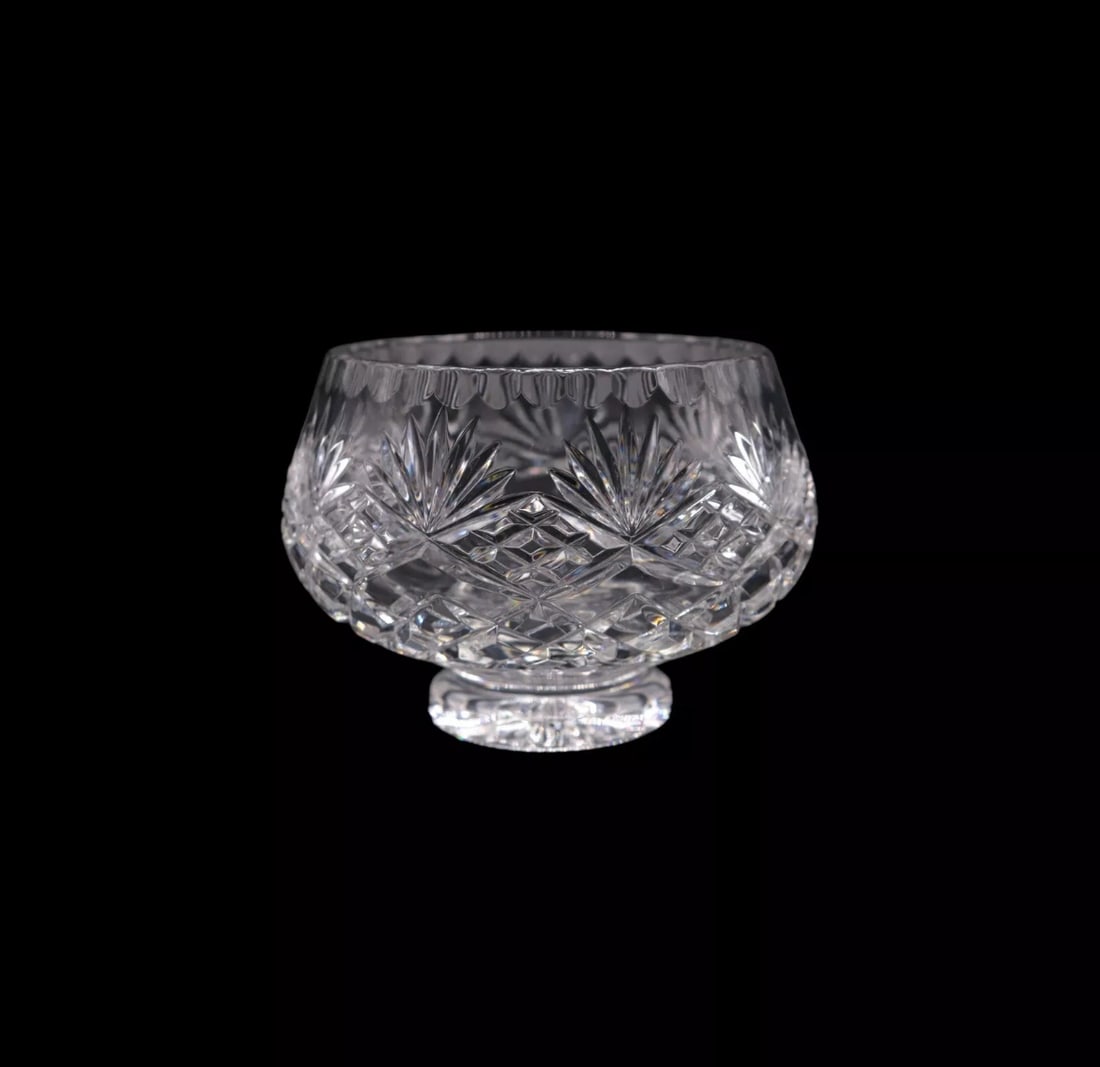 Vintage Waterford Style Lead Crystal Clear Footed Bowl: Vintage Waterford style lead crystal etched footed bowl in excellent condition with no noticeable damage, no deep scratches, no cracks and no repairs. The piece features the classic fan and diamond cu