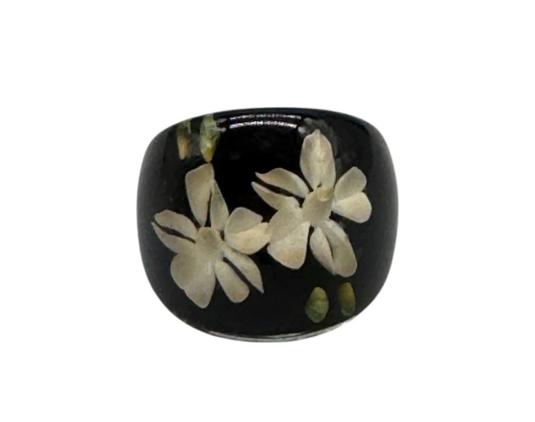 Vintage Reverse Carved Lucite Floral Dome Ring - Size 11.5: This Vintage Reverse Carved Lucite Floral Dome Ring in size 11.5 is a unique and stylish women's ring. Made of black Lucite material, the ring features a reversible design with multicolor floral patte