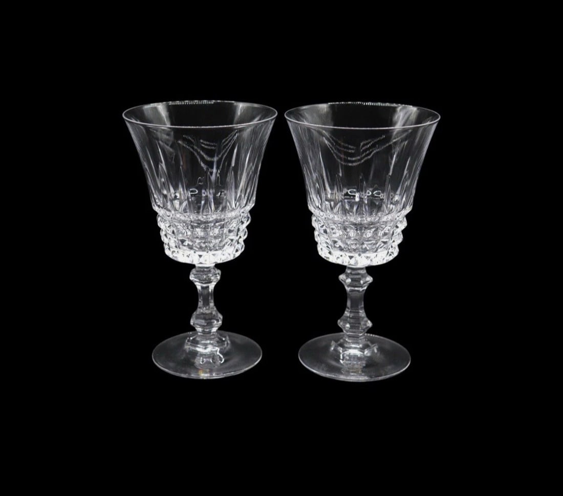 (2) Cristal D’Arques-Durand “Tuilleries Villandry” Water Goblets: Set of 2 Cristal D’Arques-Durand “Tuilleries Villandry” water goblets, each piece standing 6 1/8 inches tall and featuring intricate cut designs, showcasing timeless elegance. The glasses ar