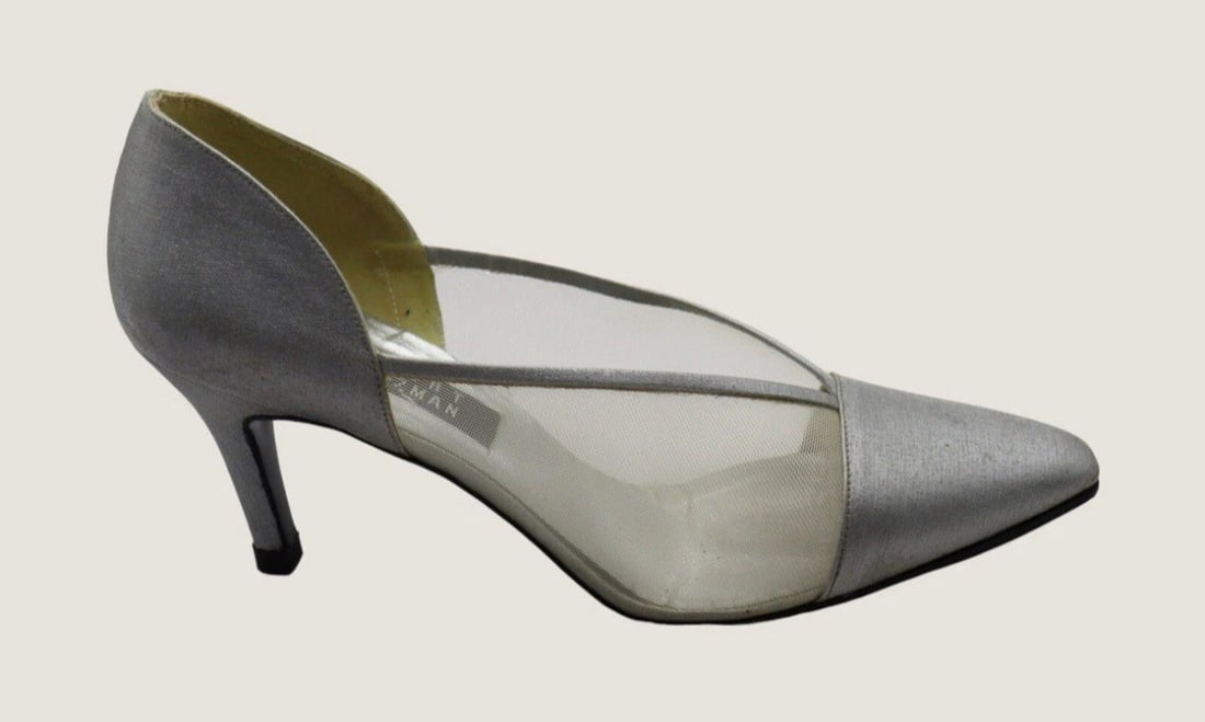 Vintage Stuart Weitzman Silver Satin Mesh Kitten Heels - Size 8 1/2: These Vintage Stuart Weitzman Silver Satin Mesh Heels in size 8 1/2 are a stylish and elegant choice for women looking to add a touch of glamour to their outfit. The pumps feature a metallic silver co