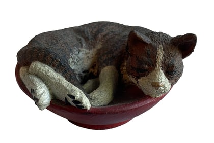 <b>Vintage Cat in Bowl</b>