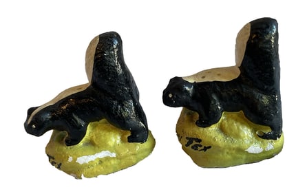 <b>Antique Skunk Souvenirs</b>