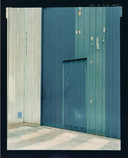 GUIDO GUIDI: 1941STRADA OVEST, TREVISO, 2001Stampa a colori a contatto, cm. 24,5 x 20 su carta cm. 30,5x23,5. Firma, titolo e data a matita rossa sul retro. Esemplare prova di stampa.