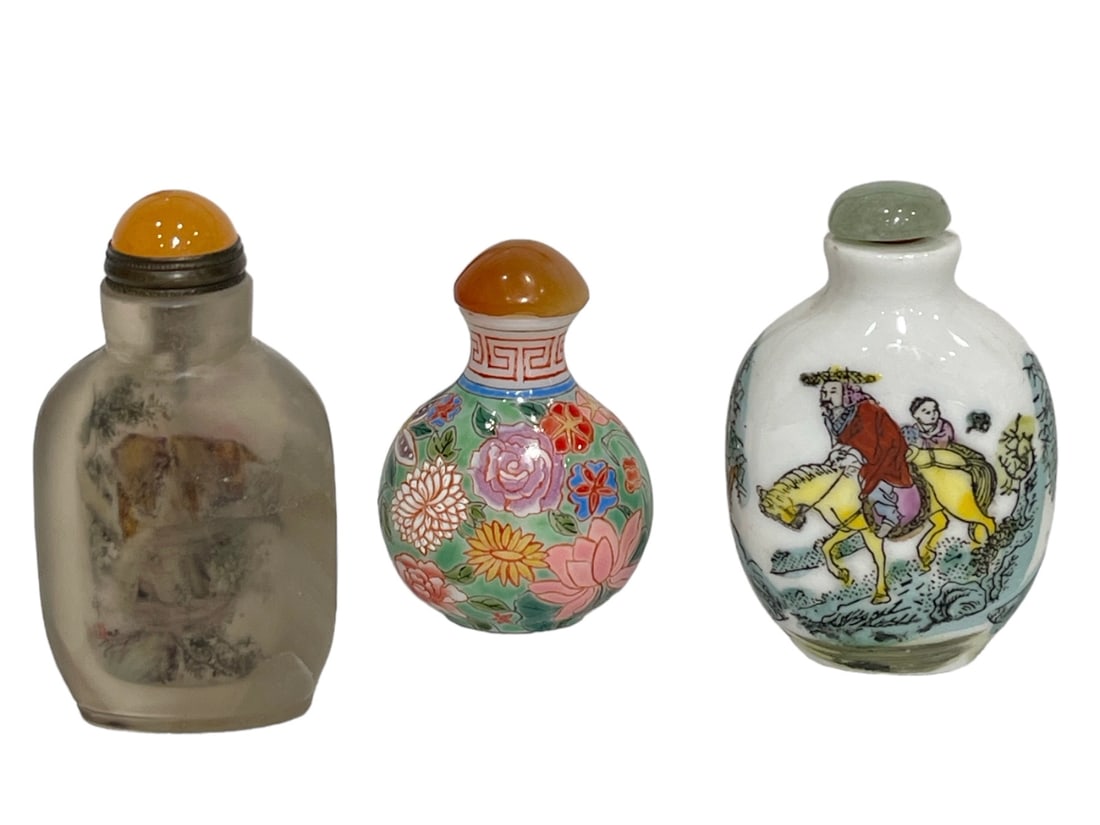Lot of 3 | Chinese Snuff Bottles: Chinese Snuff Bottles