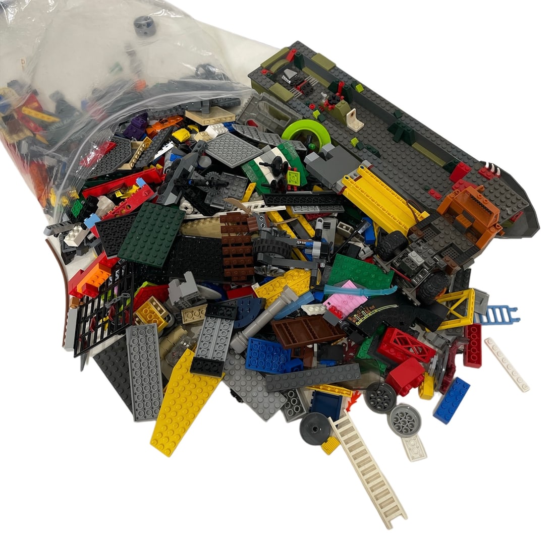 7 pounds LEGO Pieces: 7 pounds LEGO Pieces