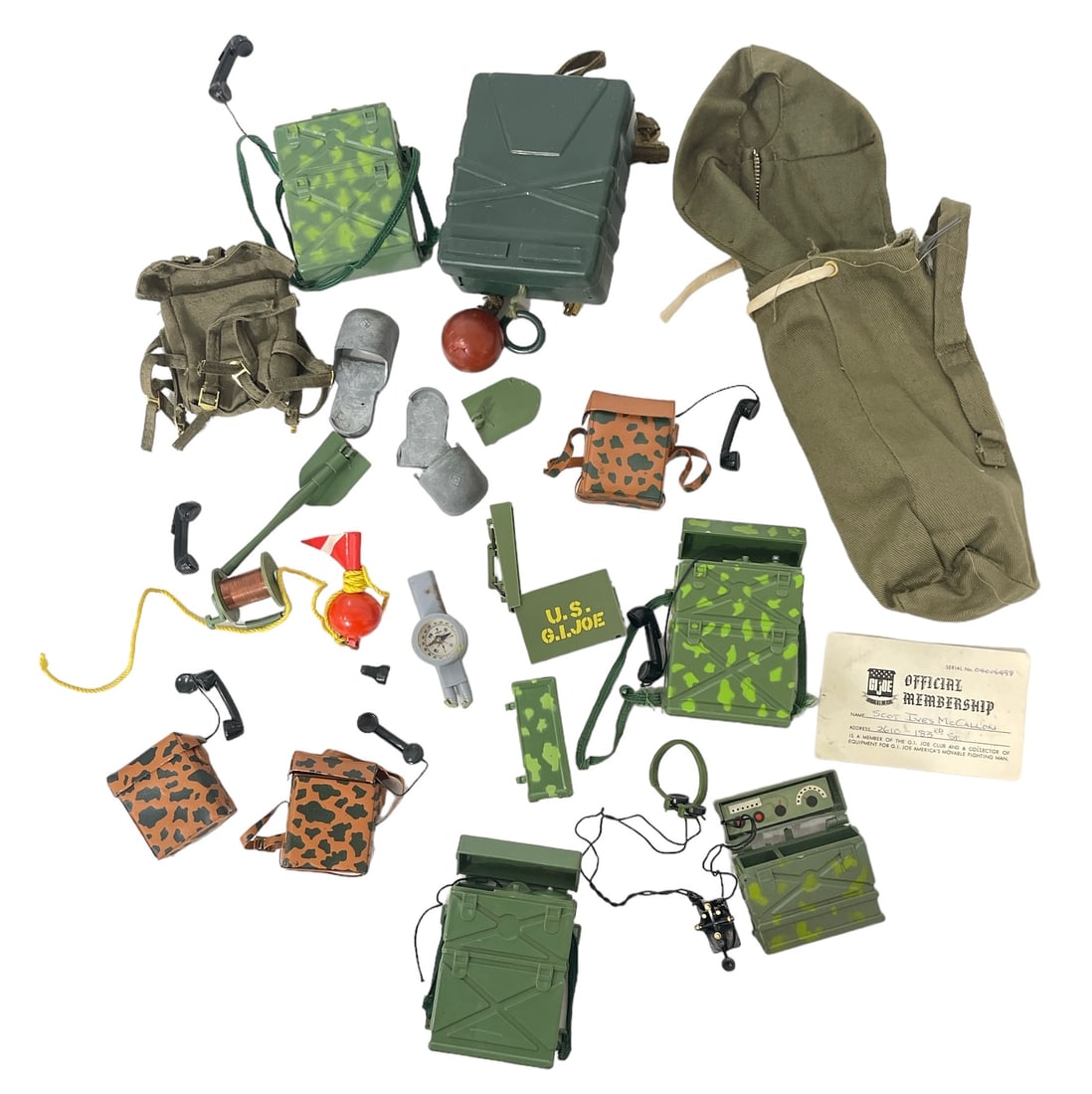 Vintage GI Joe Action Figure Accessories (1 of 2)