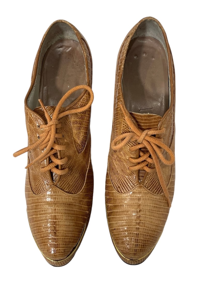 Vintage Heels | Approximately Size 8.5 (1 of 4)