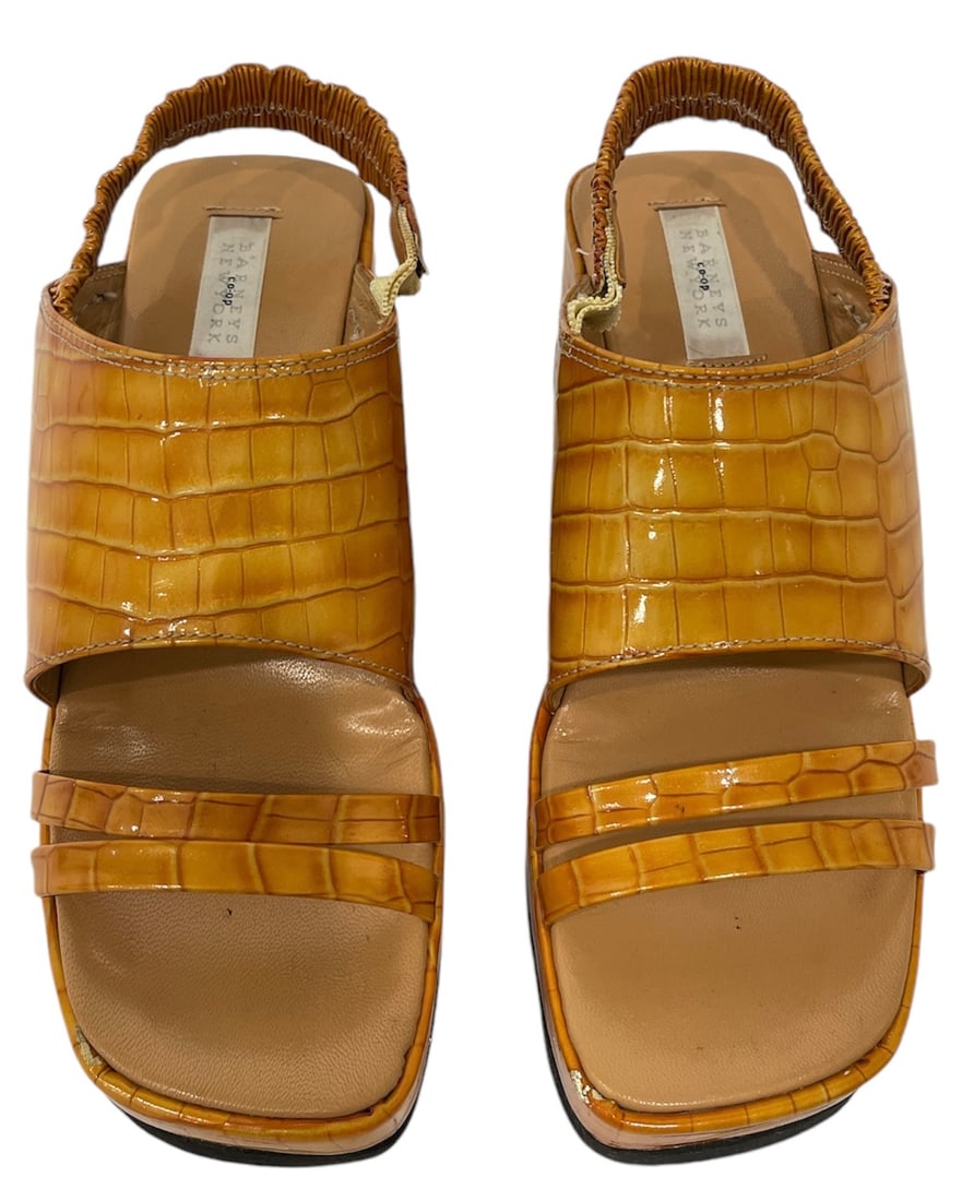 Vintage Barneys New York | Approximately Size 9.5: Vintage Barneys New York | Approximately Size 9.5