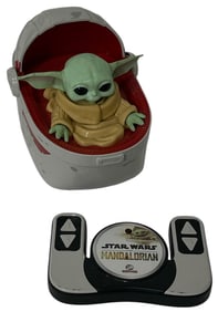 Disney Star Wars | Baby Yoda with Remote