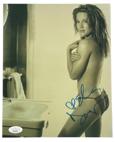 Signed Elisa Donovan | B&W Photo 8 x 10 | Cert No. CB36385