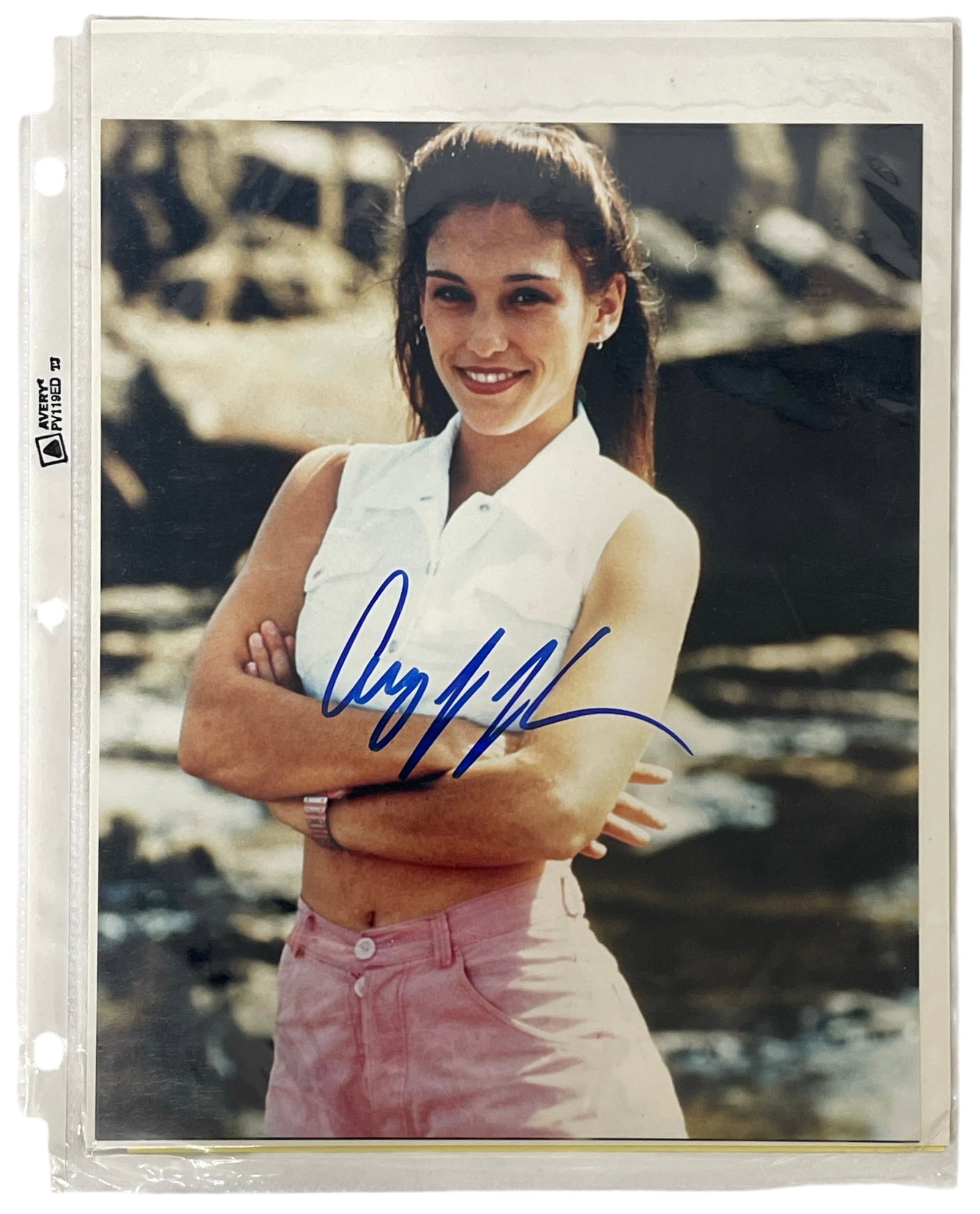 Amy Jo Johnson Photo and Autograph | With COA: Amy Jo Johnson Photo and Autograph | With COA