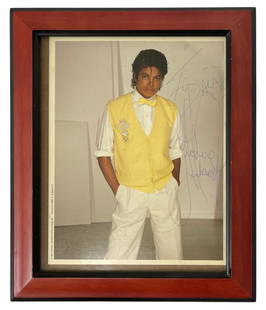 SIGNED Michael Jackson Photo | WITH COA: SIGNED Michael Jackson Photo | WITH COA