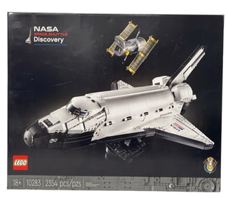 Sealed LEGO NASA | Space Shuttle Discovery | No. 10283