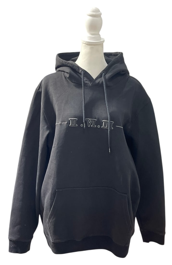 II. VI. III Sweater | Size L (1 of 3)