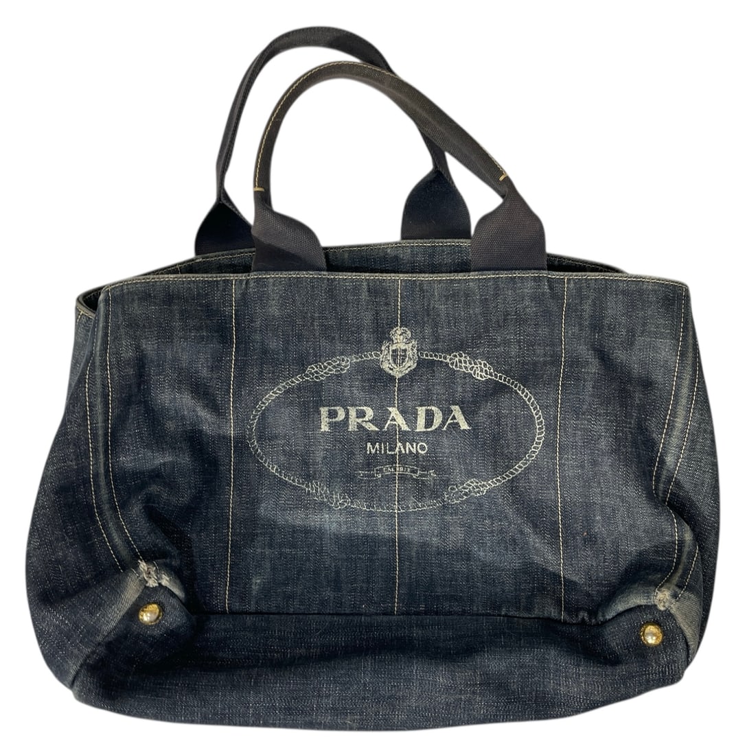 Designer Bag: AUTHENTICATION HAS NOT BEEN PERFORMED TO GUARANTEE VERIFICATION | All purchases are made at the buyers discretion
