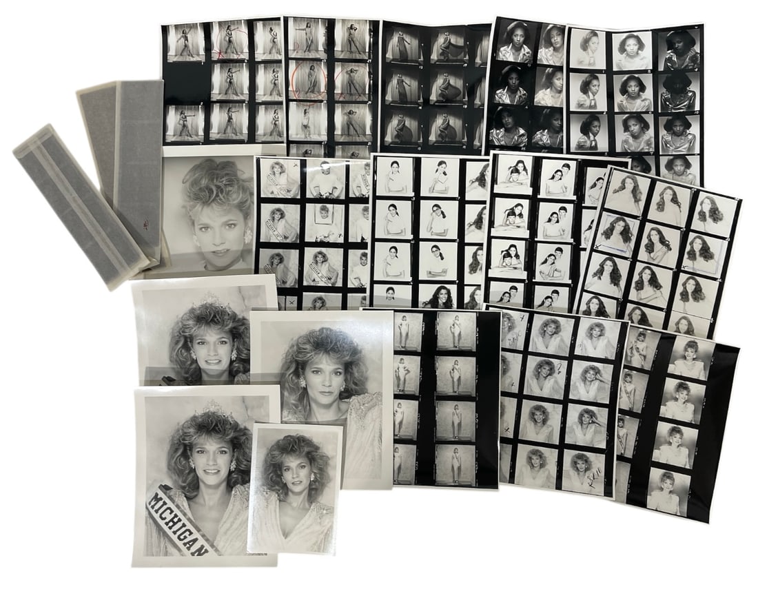 Photo Shoot Photo And Negative Collection: Photo Shoot Photo And Negative Collection