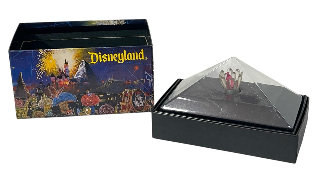 Disneyland Main Street Electrical Parade Light (1 of 2)